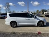 Used 2021 Chrysler Pacifica Touring-L image 5