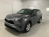Used 2024 Toyota Highlander LE image 2