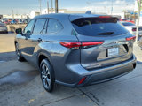 Used 2023 Toyota Highlander XLE image 5