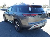 New 2025 Nissan Pathfinder Platinum image 3
