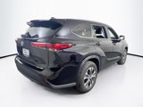 Used 2023 Toyota Highlander XLE image 5