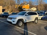 Used 2021 Jeep Grand Cherokee Laredo image 3