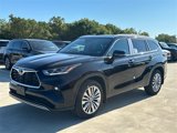 New 2025 Toyota Highlander Platinum image 2