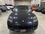 Used 2019 Porsche Cayenne Turbo w/ Premium Plus Package image 2