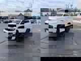 Used 2023 Jeep Grand Cherokee L Laredo image 4
