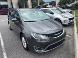 Used 2020 Chrysler Pacifica Touring image 4