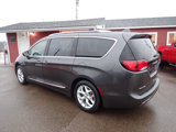 Used 2018 Chrysler Pacifica Touring-L w/ Tire & Wheel Group image 4