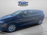 Used 2023 Chrysler Pacifica Touring-L image 3