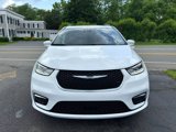 Used 2022 Chrysler Pacifica Touring-L image 2