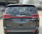 New 2025 Chrysler Pacifica Select image 4