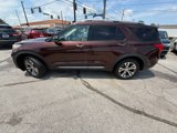 Used 2020 Ford Explorer Platinum w/ Premium Technology Package image 3
