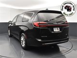 New 2025 Chrysler Pacifica Select image 4