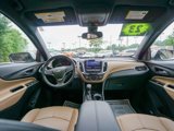 Used 2023 Chevrolet Equinox Premier image 2
