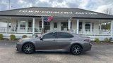 Used 2022 Toyota Camry SE w/ Carpet Mat Package (TMS) image 3