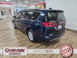 New 2025 Chrysler Pacifica Select image 4