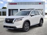 New 2025 Nissan Pathfinder Platinum image 3