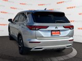 Used 2022 Mitsubishi Outlander SE image 3