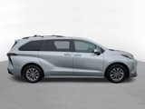 Used 2023 Toyota Sienna LE image 2