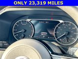 Used 2022 Nissan Rogue SV image 2