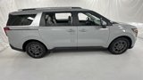 New 2025 Kia Carnival EX image 2
