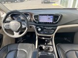 Used 2023 Chrysler Pacifica Limited image 5