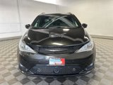 Used 2019 Chrysler Pacifica Limited w/ Advanced Safetytec Group image 3