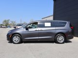 Used 2023 Chrysler Pacifica Touring-L image 2