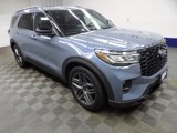 Used 2025 Ford Explorer ST image 3