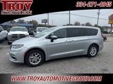Used 2023 Chrysler Pacifica Touring-L image 3