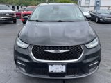 Used 2023 Chrysler Pacifica Touring-L image 5