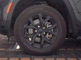 Used 2024 Jeep Grand Cherokee L Laredo image 5