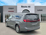 Used 2021 Chrysler Pacifica Touring w/ Cold Weather Group image 4