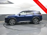 New 2025 Nissan Pathfinder Platinum image 2