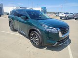 New 2025 Nissan Pathfinder Platinum image 3