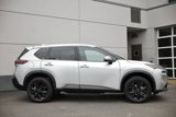 Used 2023 Nissan Rogue SV image 3