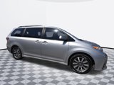 Used 2020 Toyota Sienna LE image 3