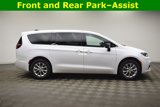 New 2025 Chrysler Pacifica Select image 4