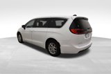Used 2024 Chrysler Pacifica Touring-L image 3