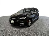 Used 2023 Chrysler Pacifica Limited image 2