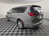 New 2025 Chrysler Pacifica Select image 6