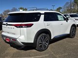 New 2025 Nissan Pathfinder Platinum image 2