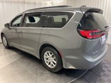 Used 2022 Chrysler Pacifica Touring-L image 4