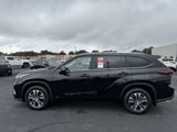 New 2025 Toyota Highlander XLE image 4