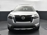 New 2025 Nissan Pathfinder SL image 2