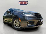 Used 2023 Chrysler Pacifica Touring-L image 6