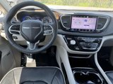 Used 2022 Chrysler Pacifica Limited w/ Uconnect Theater Family Group image 2