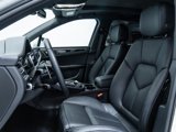 Certified 2024 Porsche Macan image 5