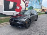 Used 2022 Volkswagen Tiguan SE R-Line image 2