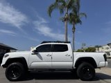 Used 2020 Toyota Tacoma TRD Off-Road image 2