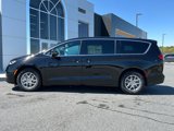 New 2025 Chrysler Pacifica Select image 4